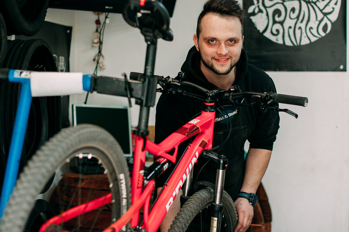 Разбираемся, почему постсамоизоляционный велосезон оказался таким масштабным и кто продолжит устраивать покатушки после его официального закрытия