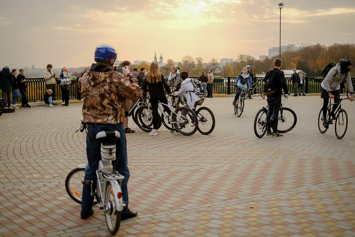 Разбираемся, почему постсамоизоляционный велосезон оказался таким масштабным и кто продолжит устраивать покатушки после его официального закрытия