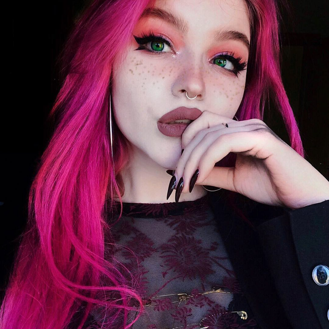 Как школьная любовь к эпатажным стрелкам доросла до Insta-макияжей и почему владимирцы негативно реагируют на мэйкап-тренды