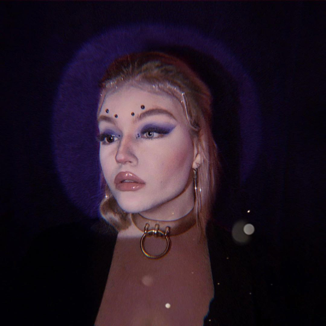 Как школьная любовь к эпатажным стрелкам доросла до Insta-макияжей и почему владимирцы негативно реагируют на мэйкап-тренды