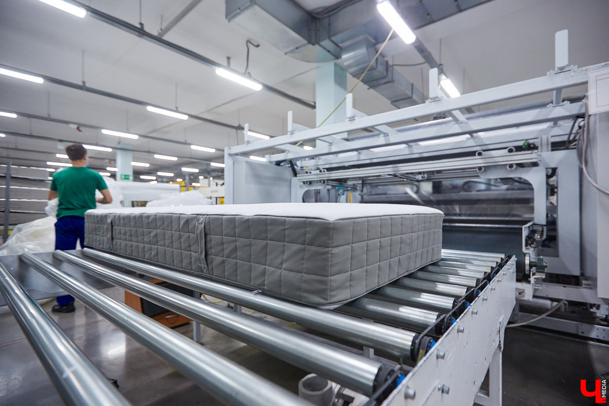 Смотрим, как создаются матрасы на крупнейшей в России фабрике, узнаем все про гаджеты для здорового сна и выясняем, на чем спит Стас Михайлов