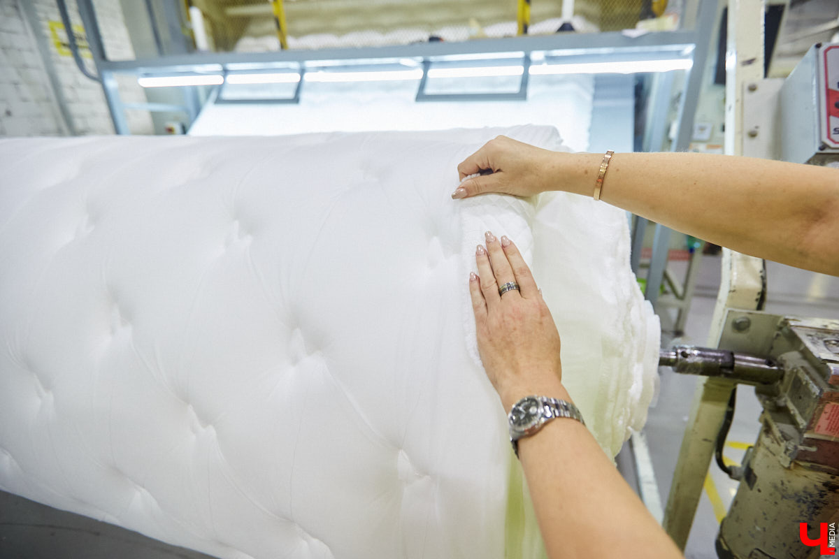 Смотрим, как создаются матрасы на крупнейшей в России фабрике, узнаем все про гаджеты для здорового сна и выясняем, на чем спит Стас Михайлов