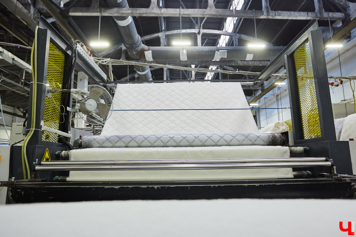 Смотрим, как создаются матрасы на крупнейшей в России фабрике, узнаем все про гаджеты для здорового сна и выясняем, на чем спит Стас Михайлов