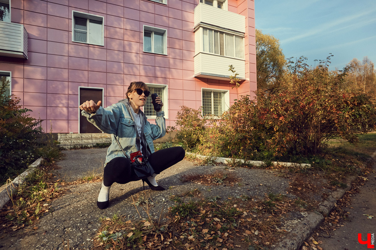 Доброе с каждым днем становится более розовым и утепленным. Какие ассоциации у нас вызывает происходящее с эстетической точки зрения — отразили в арт-провокации, размышляющей на тему урбанистики