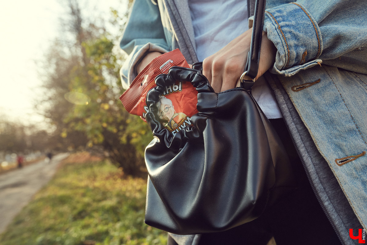 Доброе с каждым днем становится более розовым и утепленным. Какие ассоциации у нас вызывает происходящее с эстетической точки зрения — отразили в арт-провокации, размышляющей на тему урбанистики