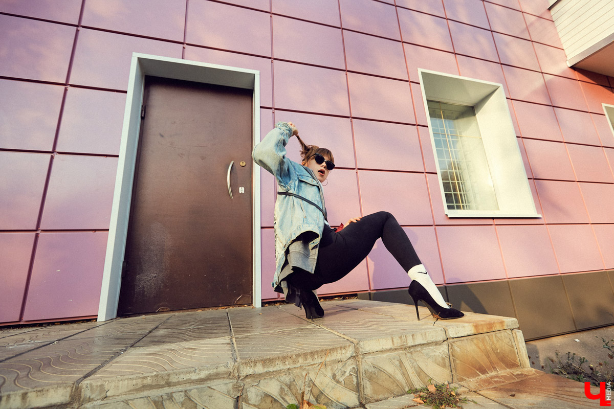 Доброе с каждым днем становится более розовым и утепленным. Какие ассоциации у нас вызывает происходящее с эстетической точки зрения — отразили в арт-провокации, размышляющей на тему урбанистики