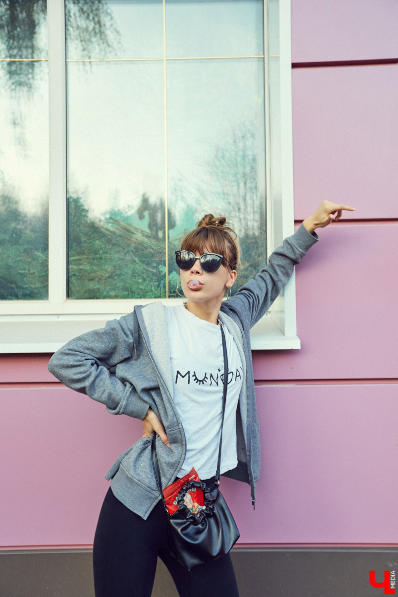 Доброе с каждым днем становится более розовым и утепленным. Какие ассоциации у нас вызывает происходящее с эстетической точки зрения — отразили в арт-провокации, размышляющей на тему урбанистики