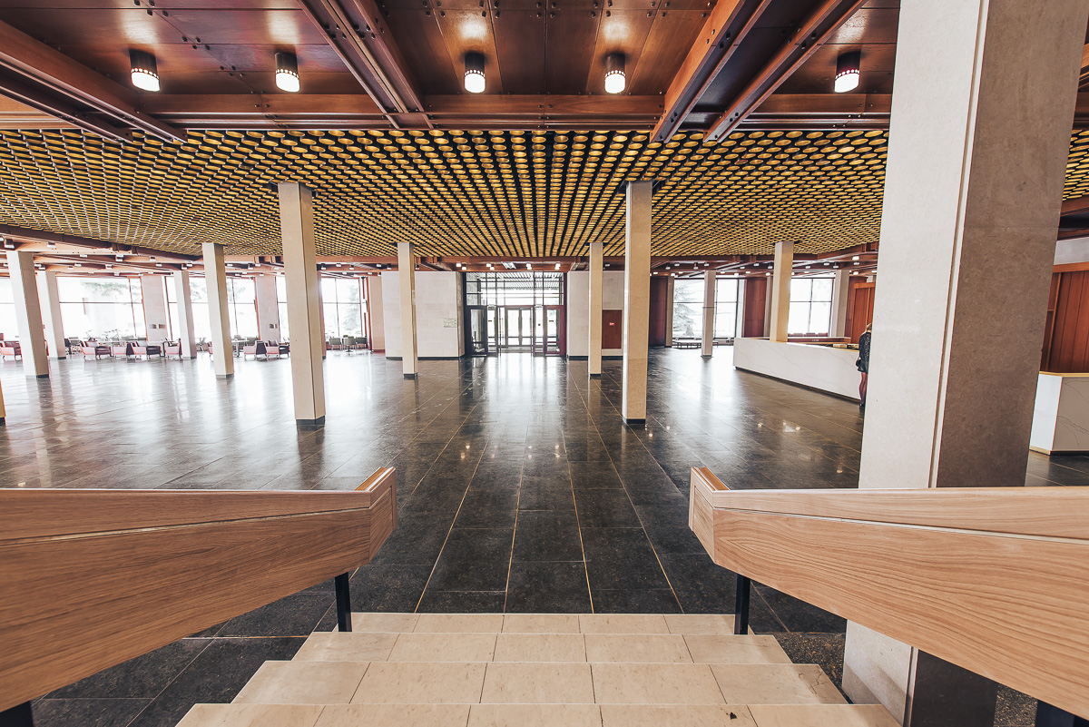 Как изменился туристический комплекс, построенный в стиле советского конструктивизма, после реновации, и почему его выделяет архитектурное сообщество — в нашем материале