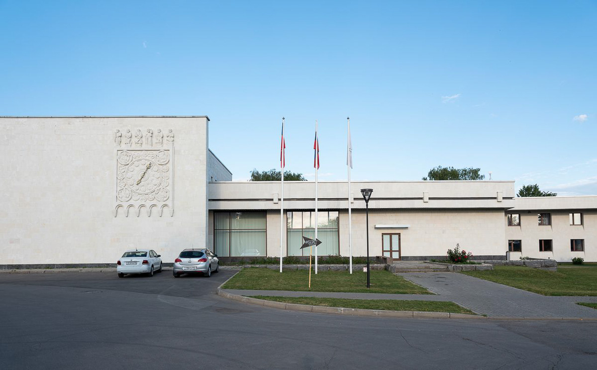 Как изменился туристический комплекс, построенный в стиле советского конструктивизма, после реновации, и почему его выделяет архитектурное сообщество — в нашем материале