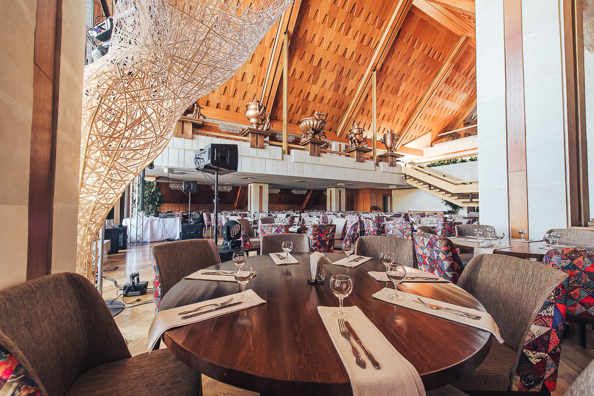 Как изменился туристический комплекс, построенный в стиле советского конструктивизма, после реновации, и почему его выделяет архитектурное сообщество — в нашем материале