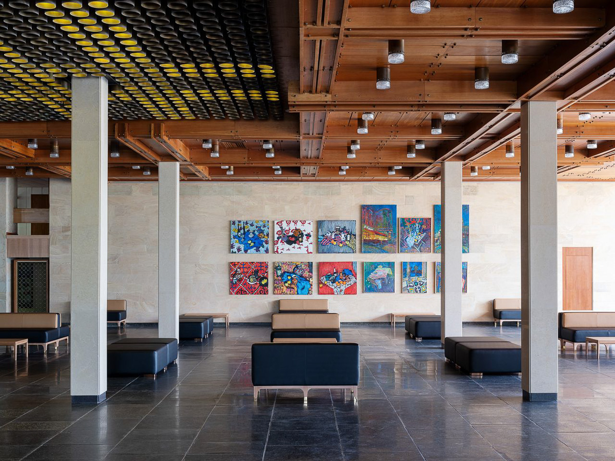 Как изменился туристический комплекс, построенный в стиле советского конструктивизма, после реновации, и почему его выделяет архитектурное сообщество — в нашем материале