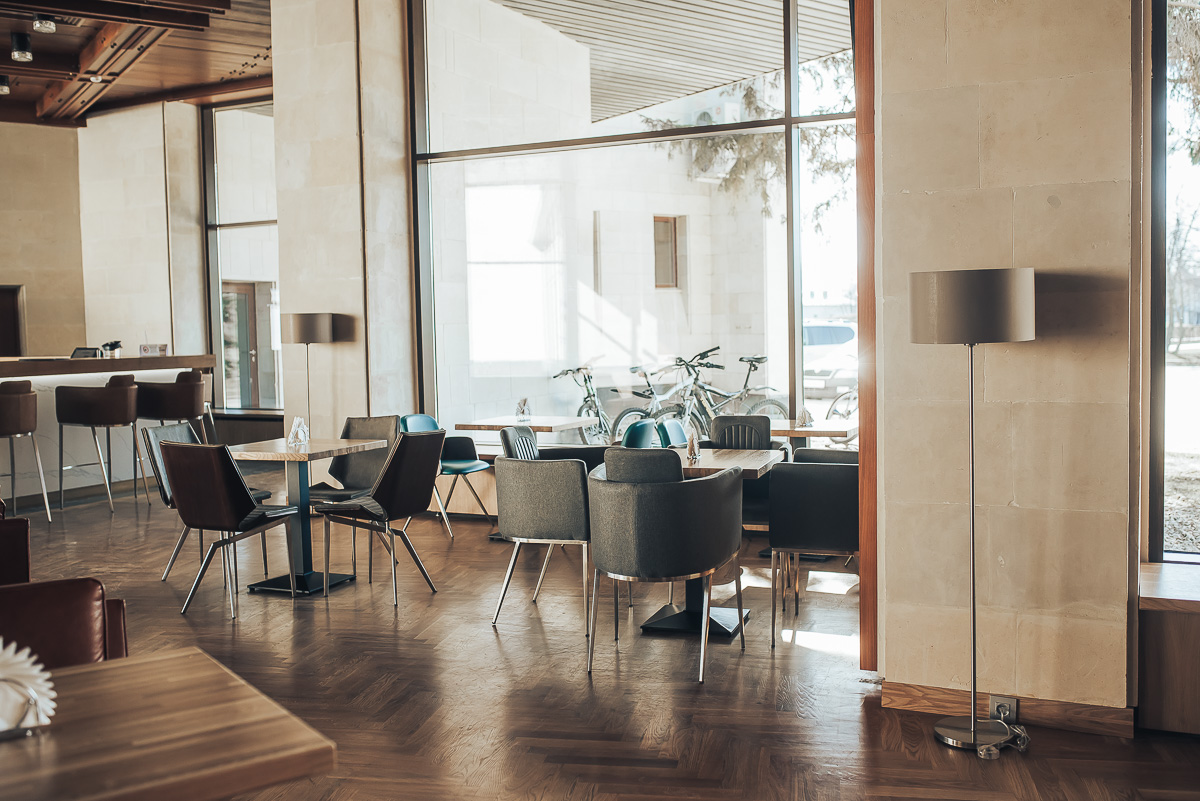 Как изменился туристический комплекс, построенный в стиле советского конструктивизма, после реновации, и почему его выделяет архитектурное сообщество — в нашем материале