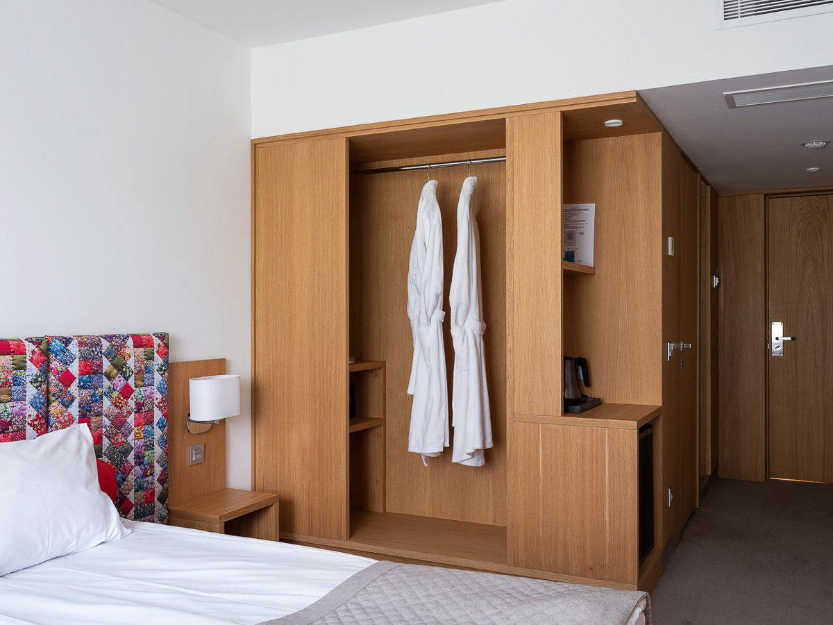 Как изменился туристический комплекс, построенный в стиле советского конструктивизма, после реновации, и почему его выделяет архитектурное сообщество — в нашем материале