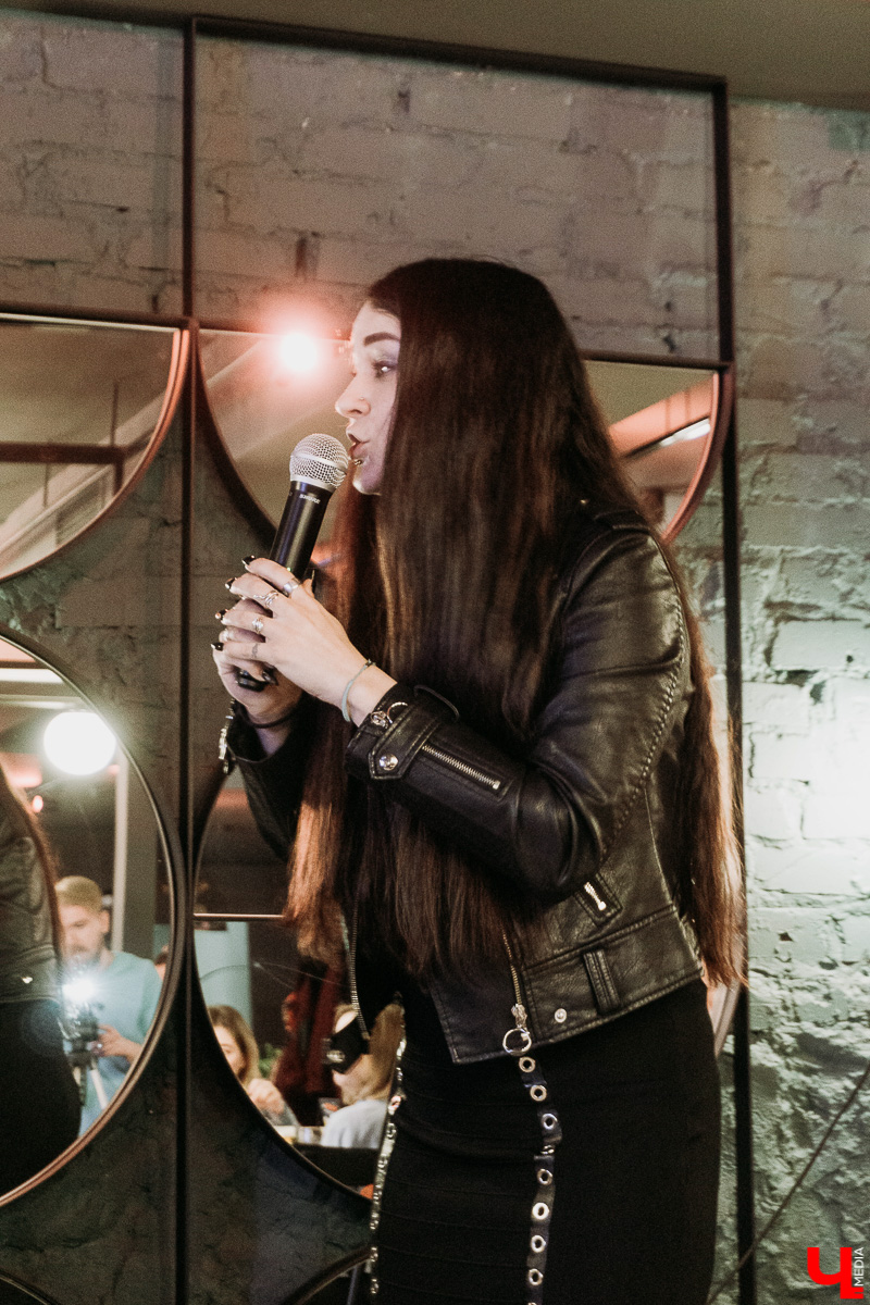 Первый женский open mic во Владимире! Узнаем, о чем шутят женщины