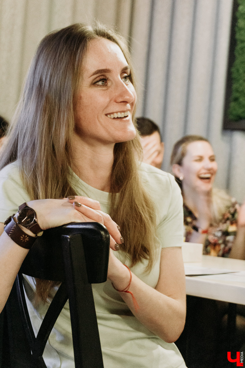 Первый женский open mic во Владимире! Узнаем, о чем шутят женщины