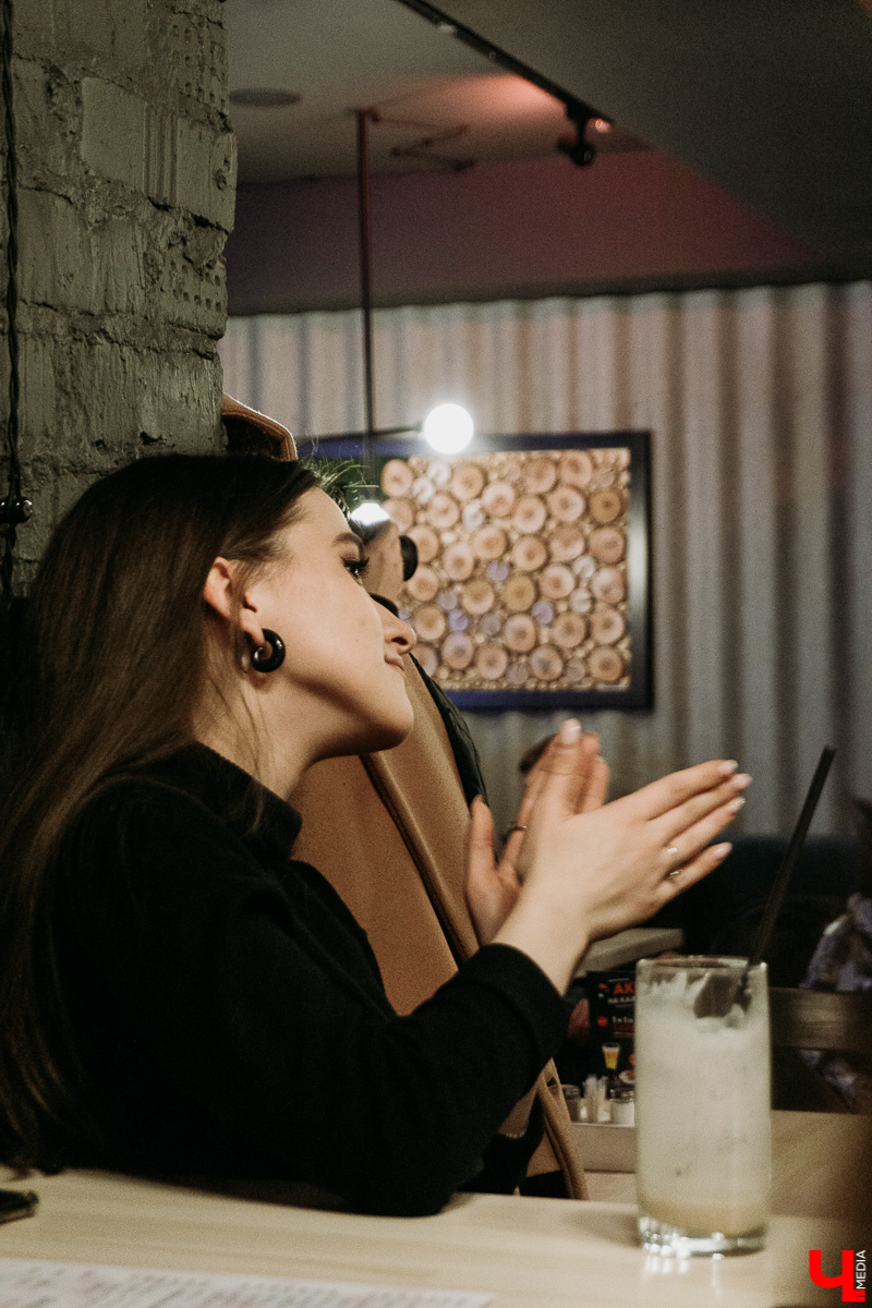 Первый женский open mic во Владимире! Узнаем, о чем шутят женщины