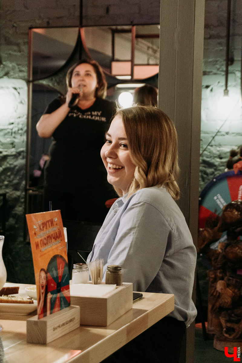 Первый женский open mic во Владимире! Узнаем, о чем шутят женщины