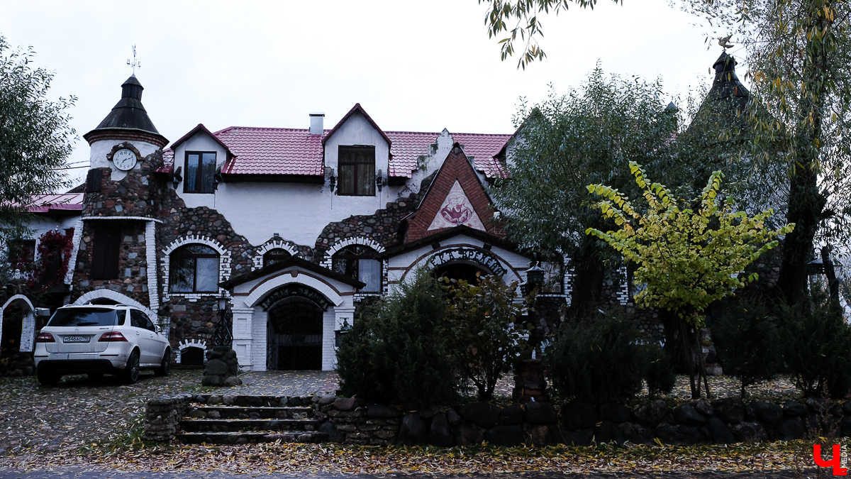 Съездили в город-сказку и сделали фотоподборку самых красивых и необычных домов