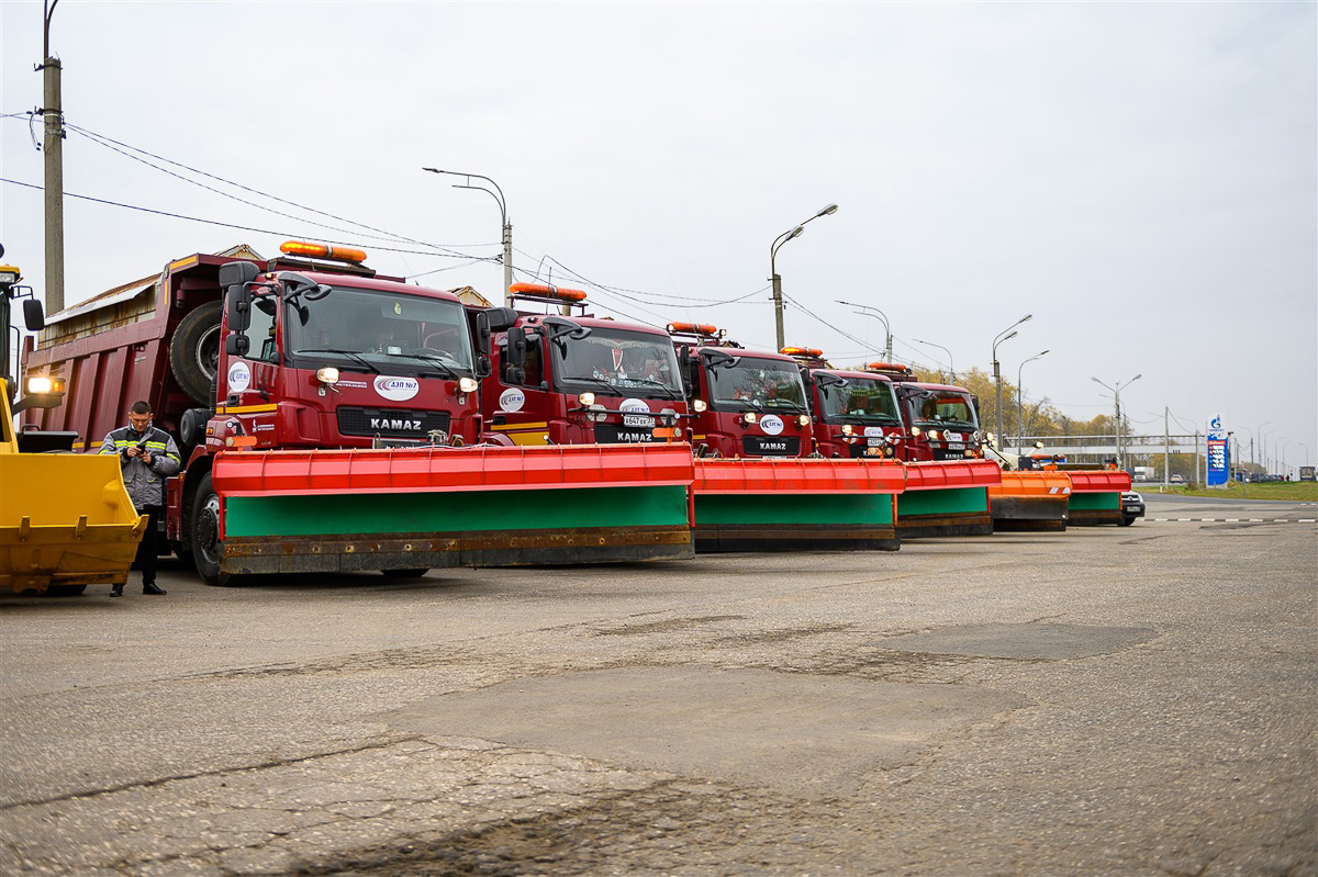 Во Владимире все никак не закроется череда дорожных работ. А на федеральной трассе М7 вовсю готовятся к зиме