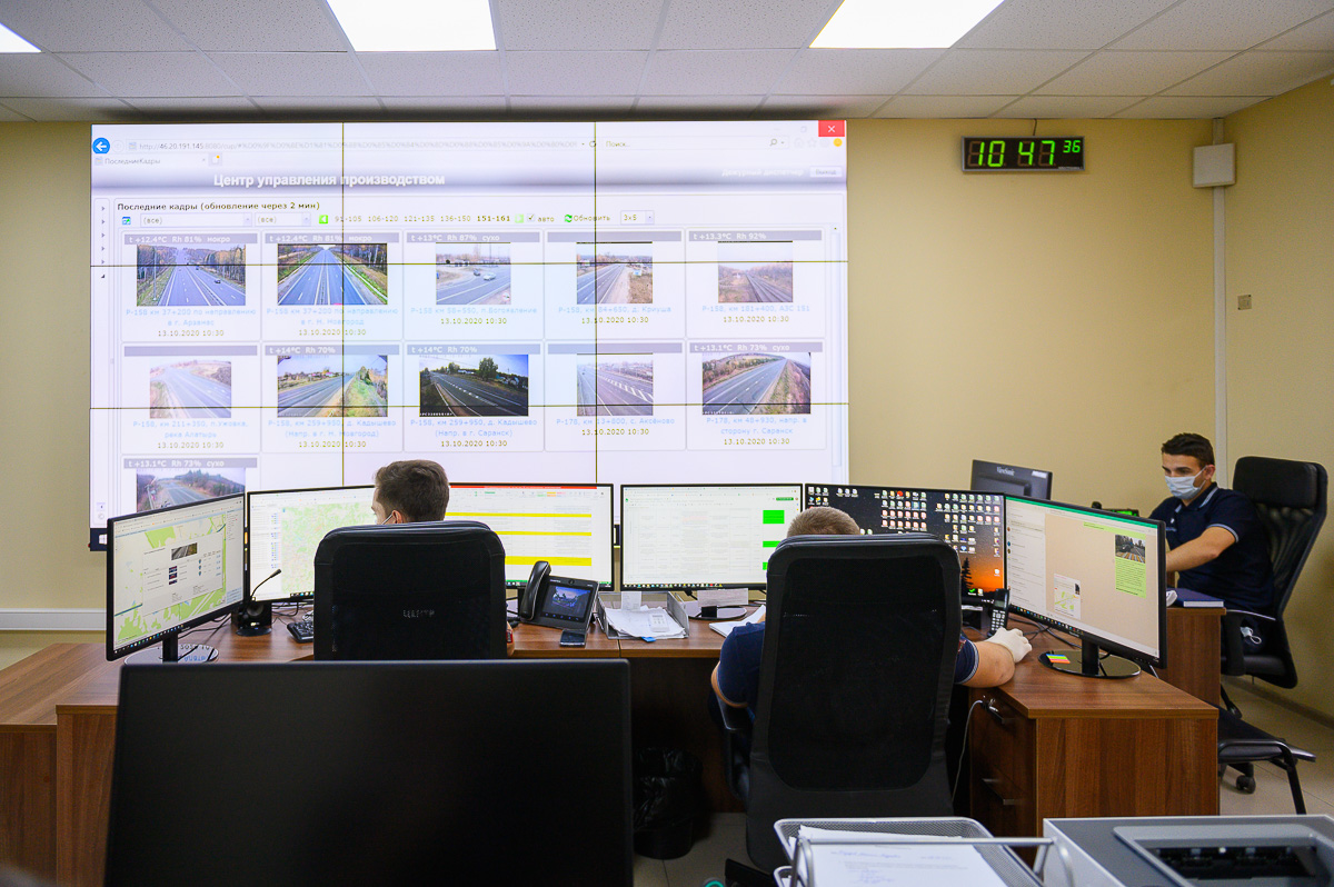 Во Владимире все никак не закроется череда дорожных работ. А на федеральной трассе М7 вовсю готовятся к зиме