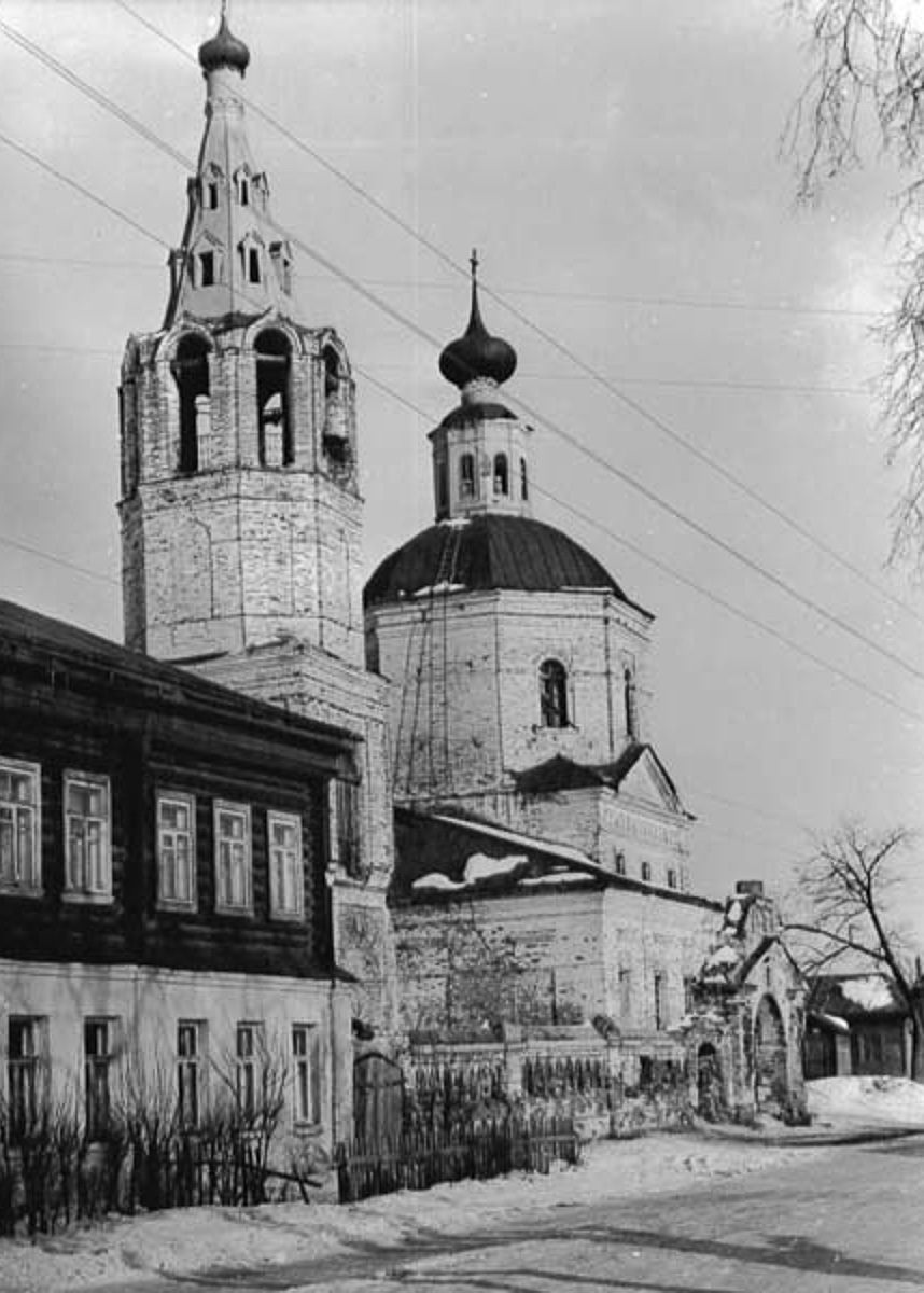 Красное село стало частью Владимира в 50-х годах XX века. Сегодня на память о былом осталась лишь одна улица. Но история места удивительная