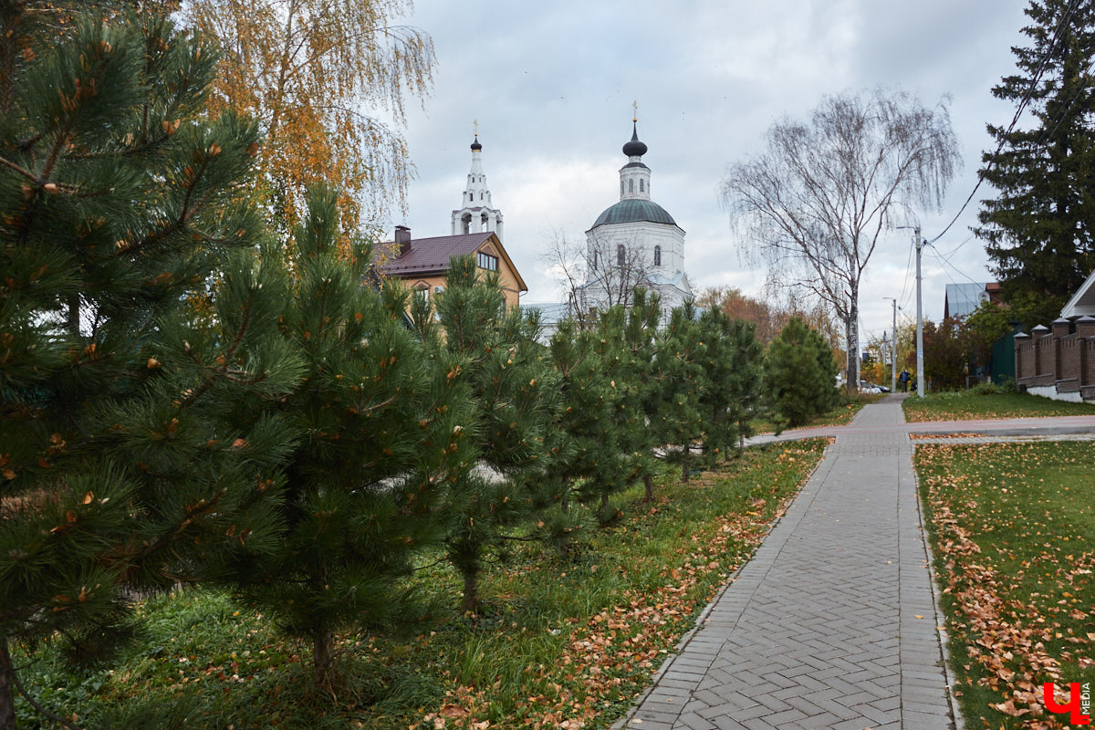 Красное село стало частью Владимира в 50-х годах XX века. Сегодня на память о былом осталась лишь одна улица. Но история места удивительная