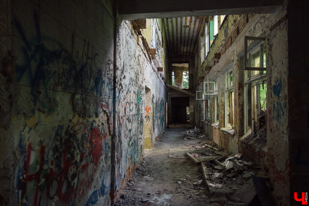 На Студеной горе сносят здание заброшенной спортшколы. Что будет с освободившейся территорией в будущем?