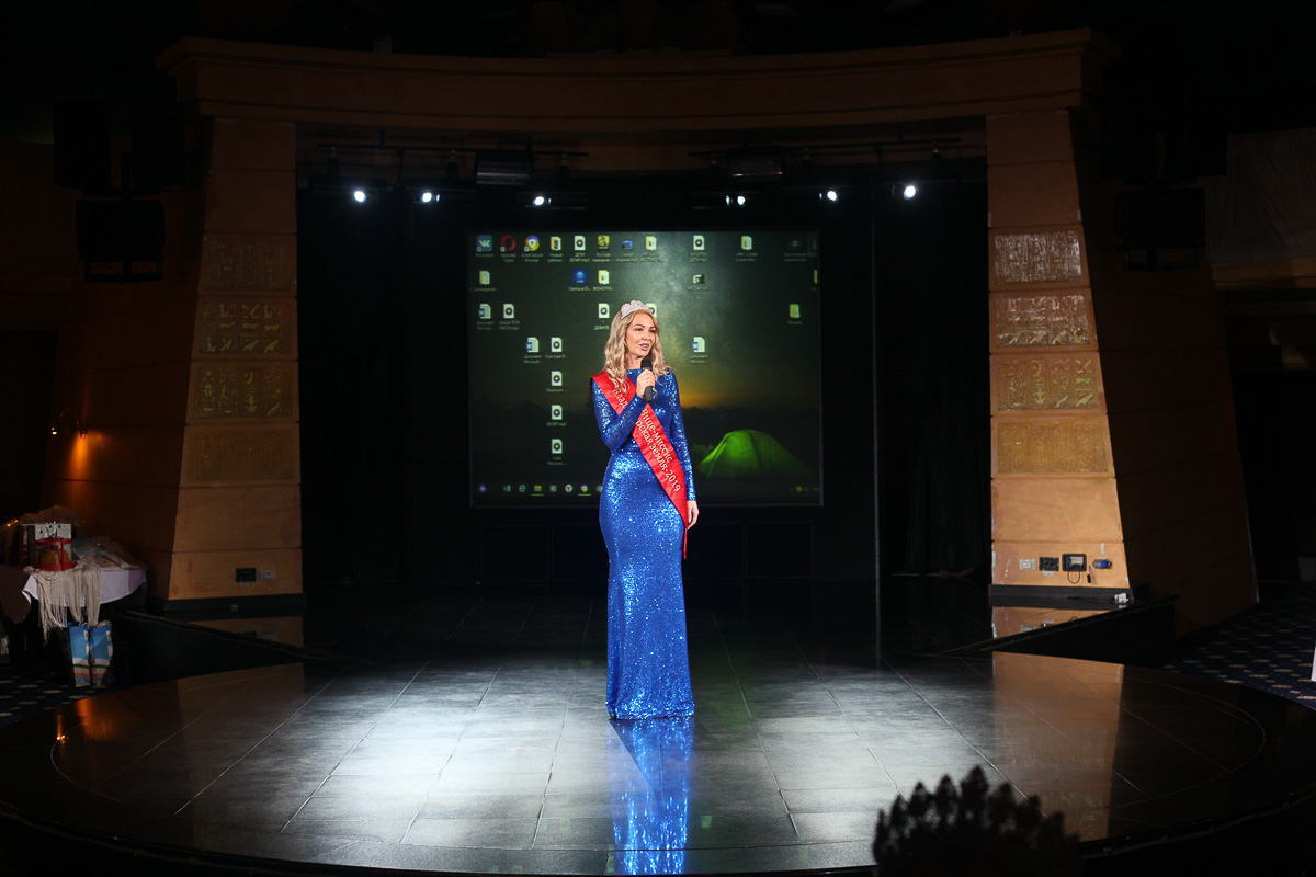 Финалистки проектов «Мисс» и «Миссис Владимирская земля» взяли призы на конкурсе «Хрустальная корона Мира-2020»