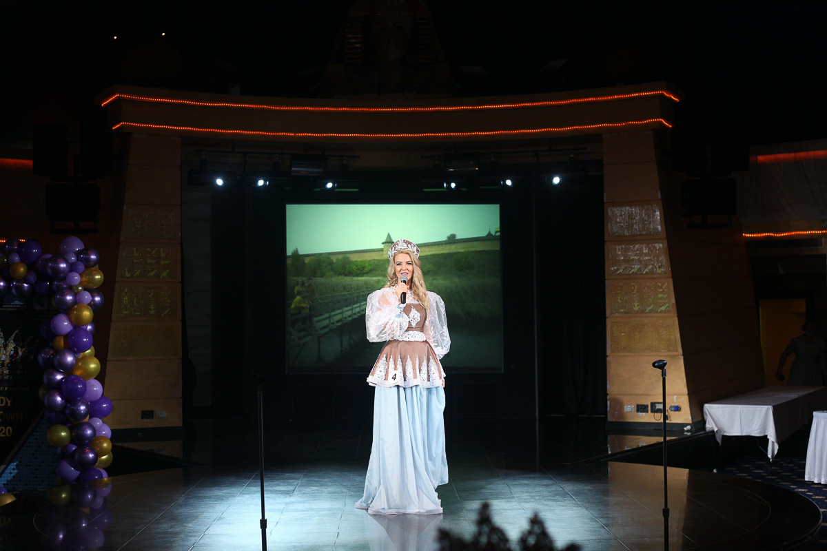 Финалистки проектов «Мисс» и «Миссис Владимирская земля» взяли призы на конкурсе «Хрустальная корона Мира-2020»