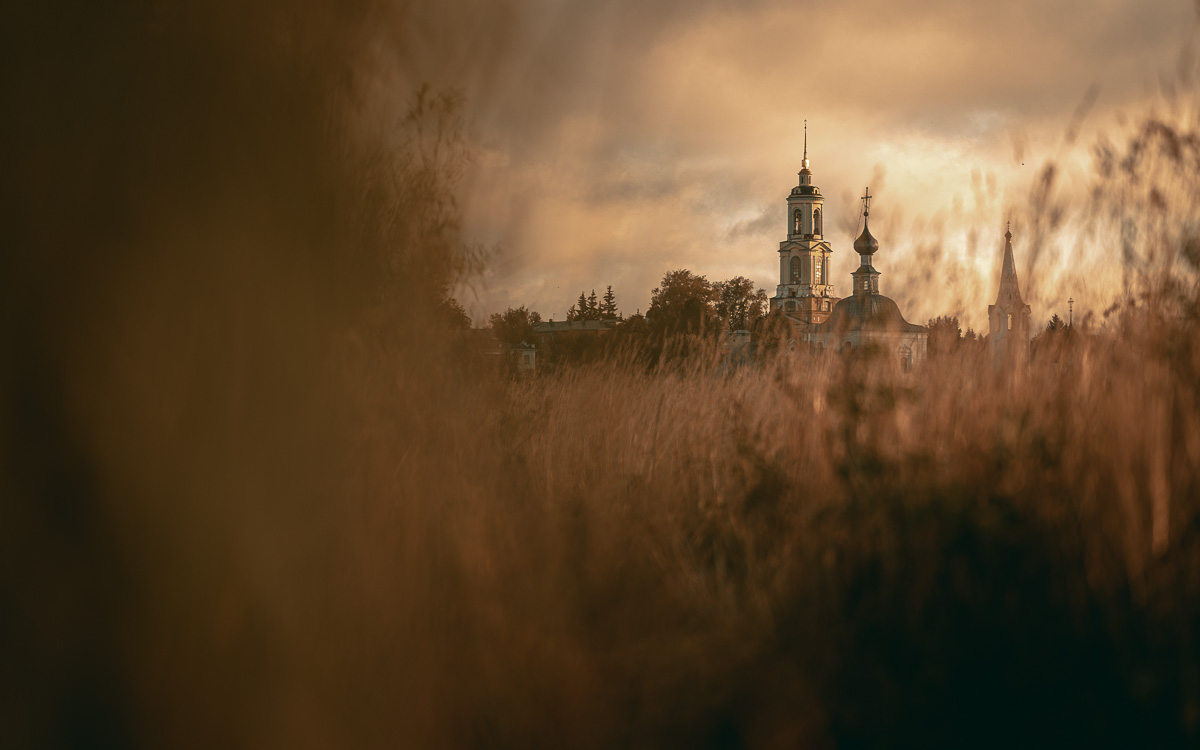 По-русски он не говорит, только по-английски и по-французски. Хотя к чему слова, если под рукой всегда камера? Виктор Балагер поделился с нами своими фотовпечатлениями о Суздале