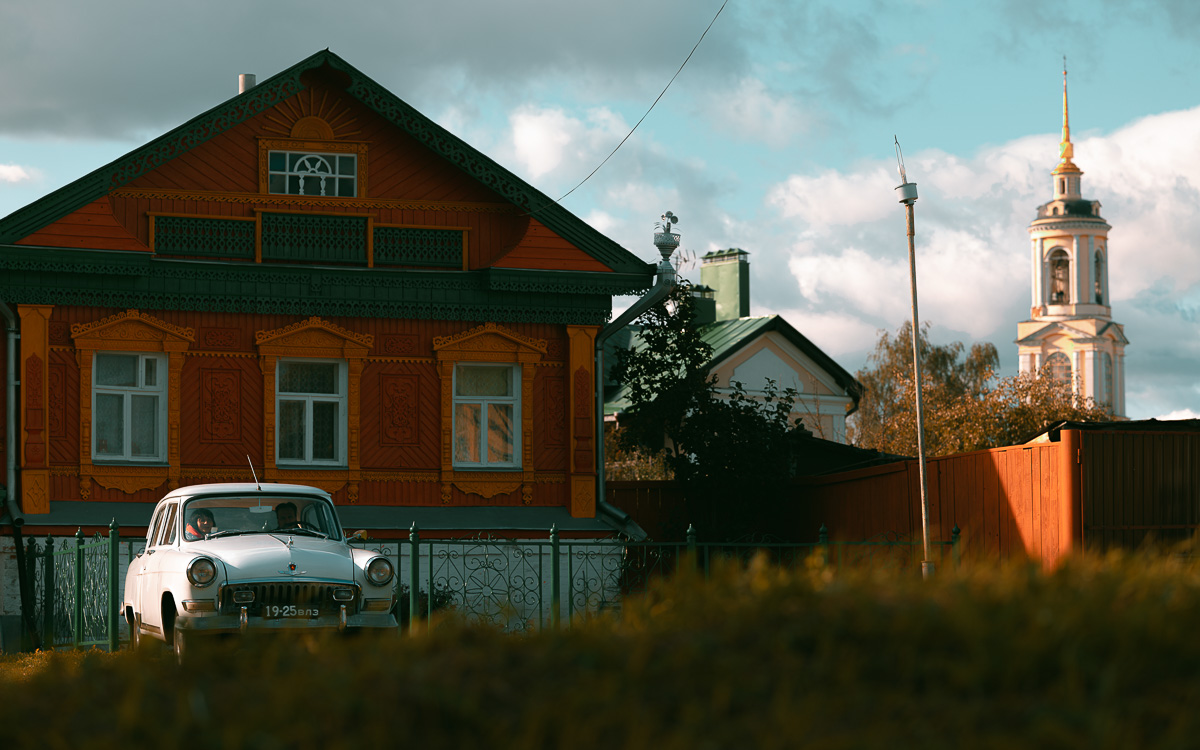 По-русски он не говорит, только по-английски и по-французски. Хотя к чему слова, если под рукой всегда камера? Виктор Балагер поделился с нами своими фотовпечатлениями о Суздале