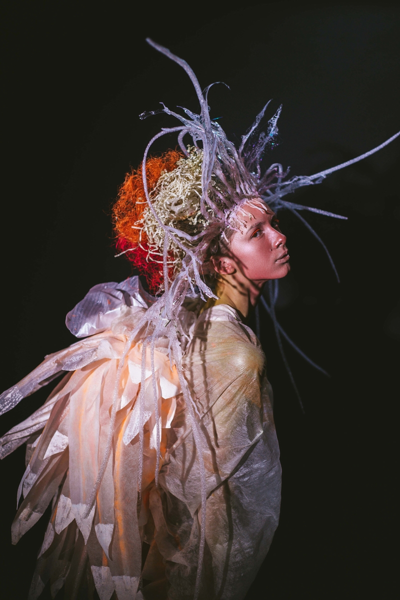 В начале октября «Ключ-Медиа» принял участие в арт-проекте владимирского визажиста, а сегодня получил письмо со сканами страниц американского глянца. Рассказываем, кто оценил ассоциации мастера и нашу совместную работу