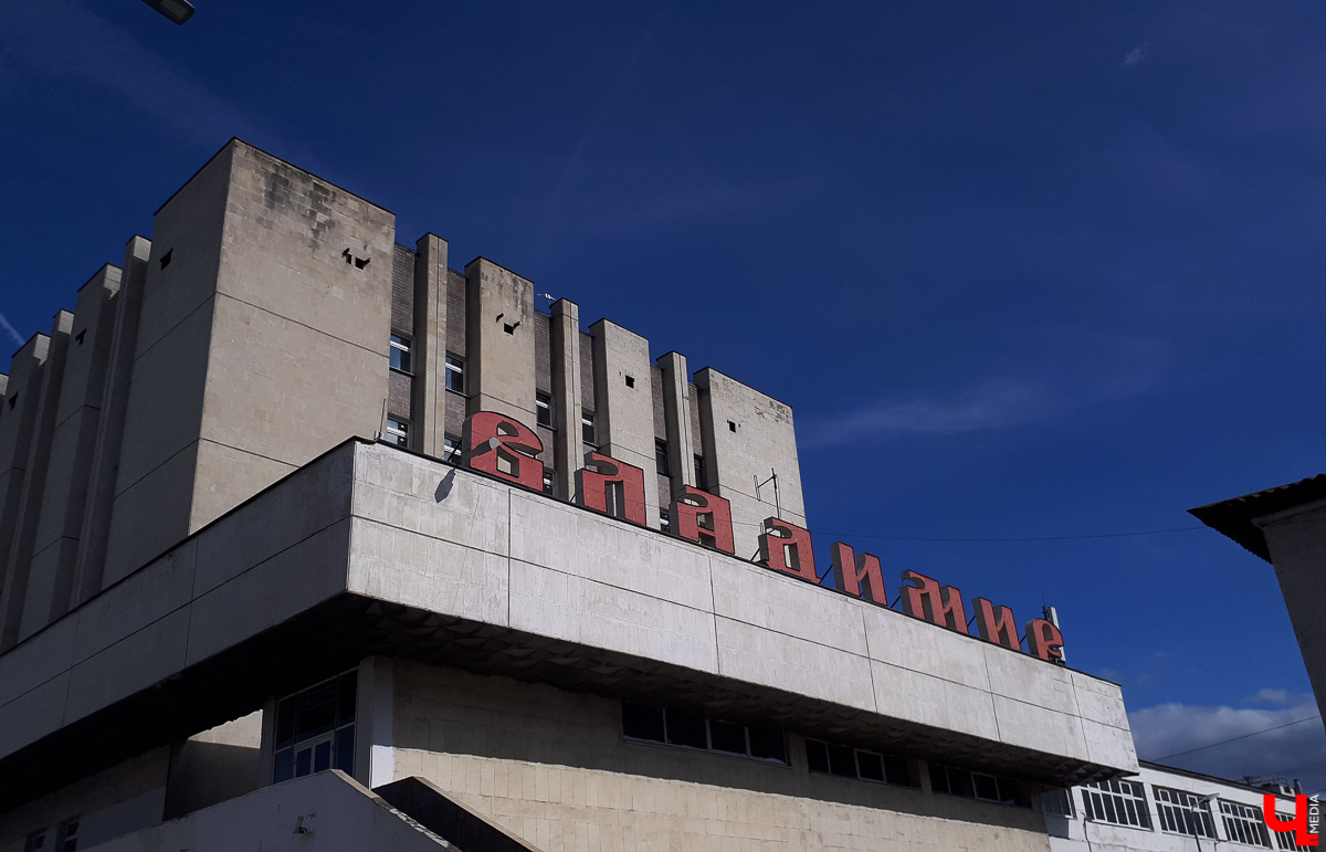 На Октябрьском проспекте возможны пробки - часть полос перекрыта. И это не все важные транспортные новости