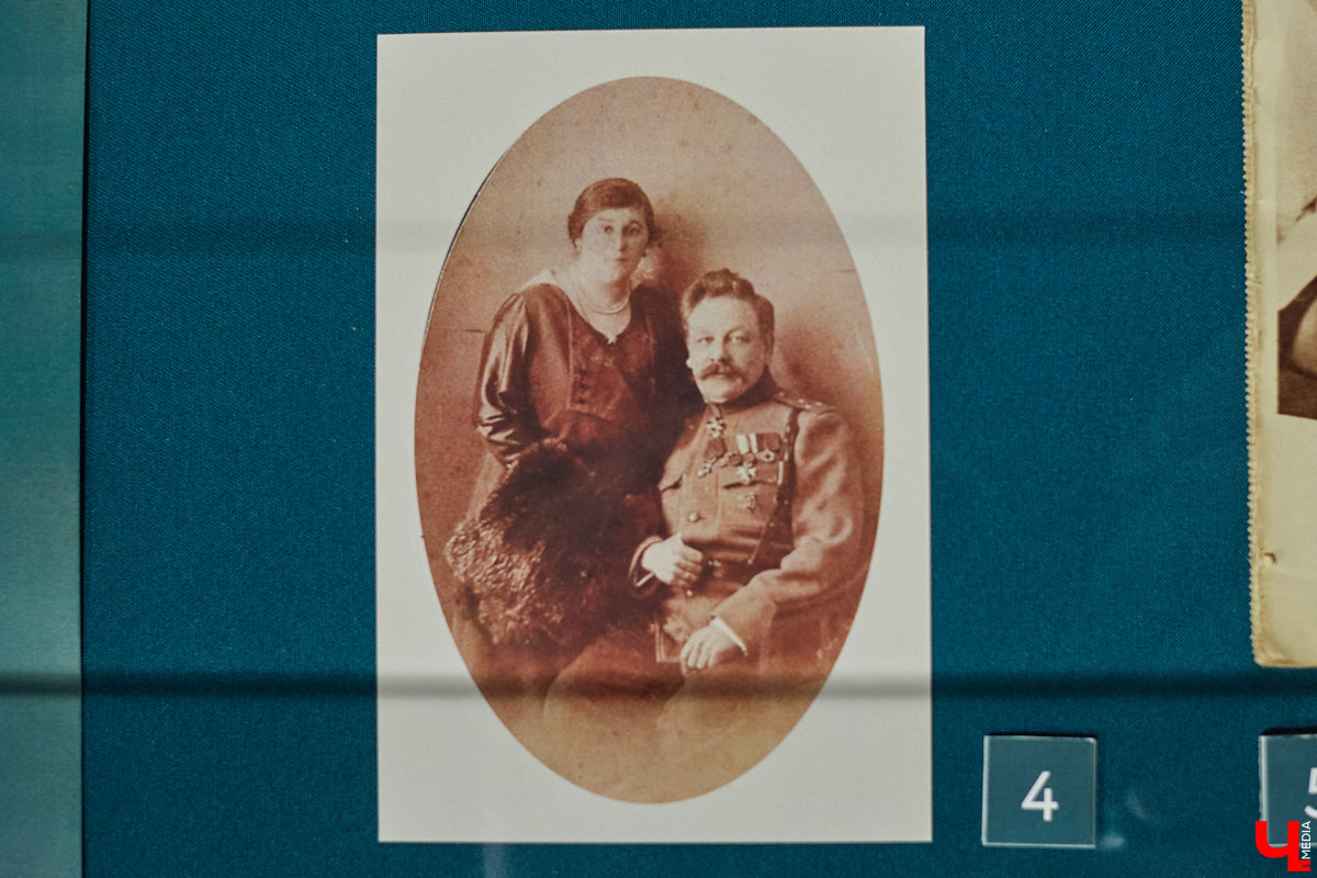 Во Владимире открылась выставка «Пыль чужих дорог», посвященная эмиграции. Мы выбрали несколько историй, связанных с женщинами, которые смогли прославиться за границей