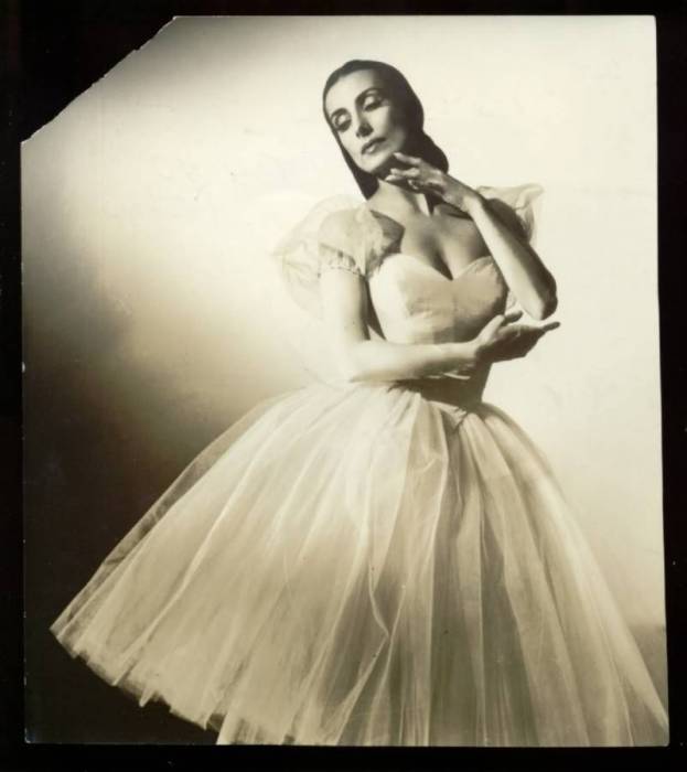 Во Владимире открылась выставка «Пыль чужих дорог», посвященная эмиграции. Мы выбрали несколько историй, связанных с женщинами, которые смогли прославиться за границей