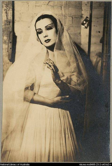 Во Владимире открылась выставка «Пыль чужих дорог», посвященная эмиграции. Мы выбрали несколько историй, связанных с женщинами, которые смогли прославиться за границей