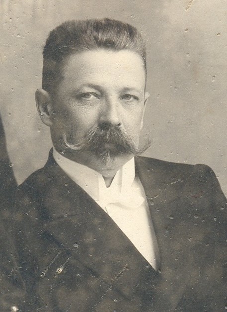 Во Владимире открылась выставка «Пыль чужих дорог», посвященная эмиграции. Мы выбрали несколько историй, связанных с женщинами, которые смогли прославиться за границей