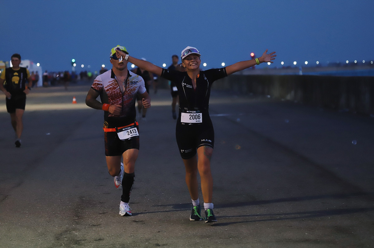 Красивая, молодая и, на первый взгляд, хрупкая Нина Щемелёва оказалась девушкой с железной волей, ведь она стала серебряным призером на соревнованиях Ironstar. Ее результат — 13 часов и 7 минут!