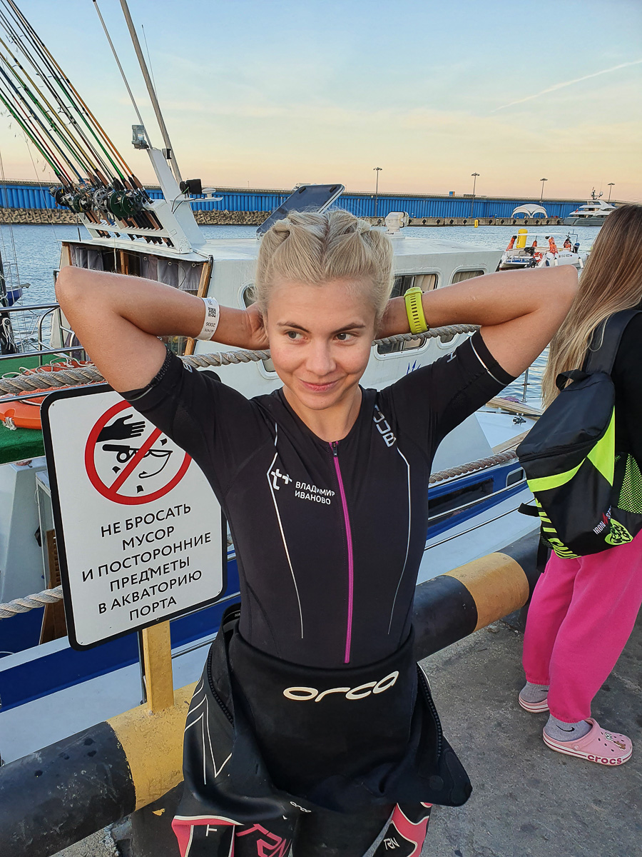 Красивая, молодая и, на первый взгляд, хрупкая Нина Щемелёва оказалась девушкой с железной волей, ведь она стала серебряным призером на соревнованиях Ironstar. Ее результат — 13 часов и 7 минут!