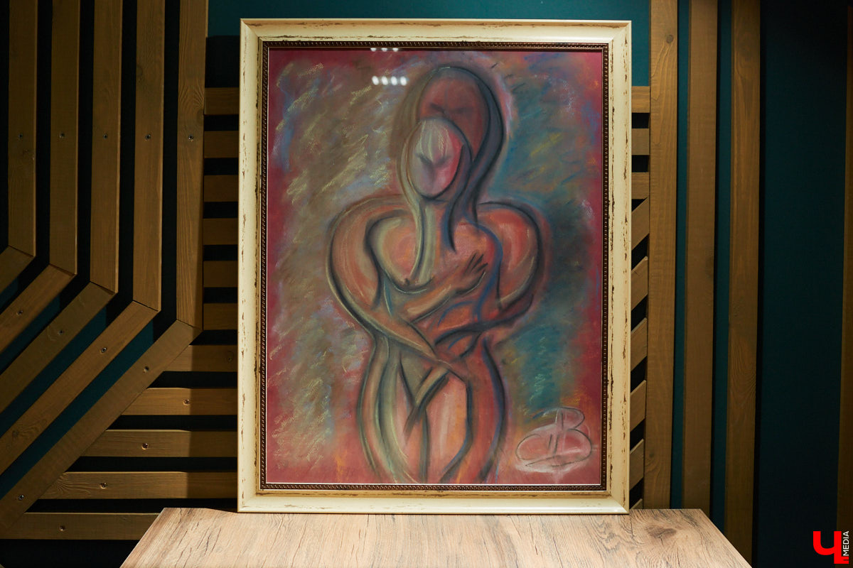 Хобби владимирского шеф-повара Сергея Лапочкина - творить картины в собственном необычном стиле emotion. В чем философия образов и концептуальность сюжетов, автор рассказал «Ключ-Медиа»