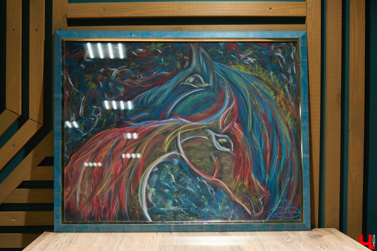 Хобби владимирского шеф-повара Сергея Лапочкина - творить картины в собственном необычном стиле emotion. В чем философия образов и концептуальность сюжетов, автор рассказал «Ключ-Медиа»