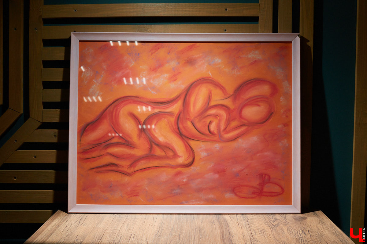 Хобби владимирского шеф-повара Сергея Лапочкина - творить картины в собственном необычном стиле emotion. В чем философия образов и концептуальность сюжетов, автор рассказал «Ключ-Медиа»