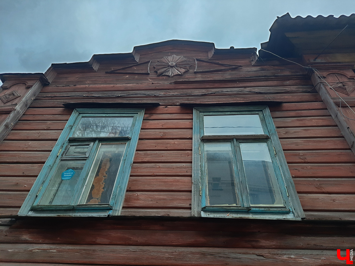 Прогулялись по улицам в центре Владимира. Большие и Малые Ременники помнят еще нашествие Батыя, поэтому есть что о них рассказать