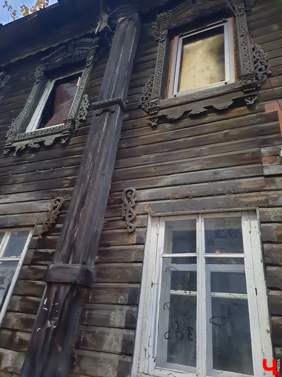 Прогулялись по улицам в центре Владимира. Большие и Малые Ременники помнят еще нашествие Батыя, поэтому есть что о них рассказать