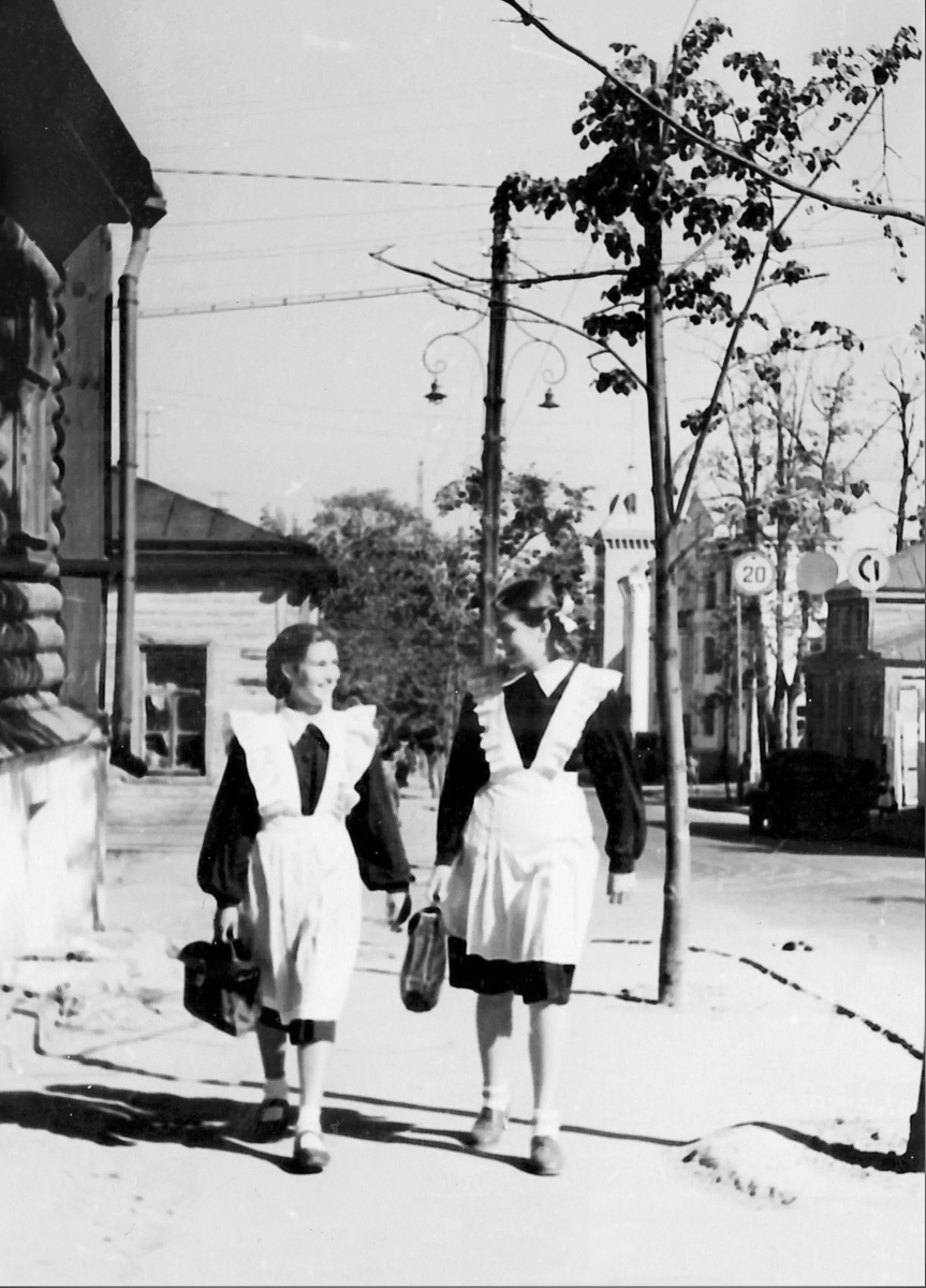 Прогулялись по улицам в центре Владимира. Большие и Малые Ременники помнят еще нашествие Батыя, поэтому есть что о них рассказать