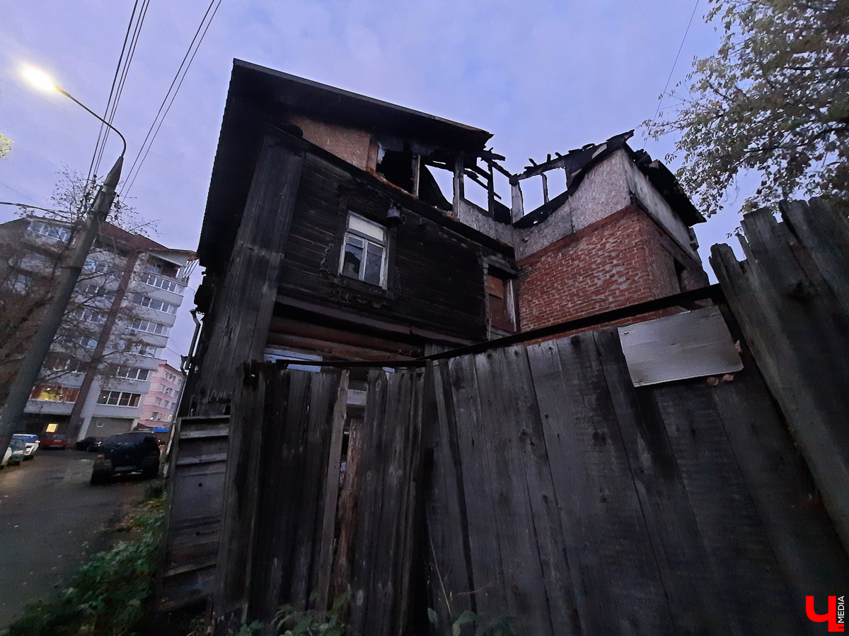 Прогулялись по улицам в центре Владимира. Большие и Малые Ременники помнят еще нашествие Батыя, поэтому есть что о них рассказать