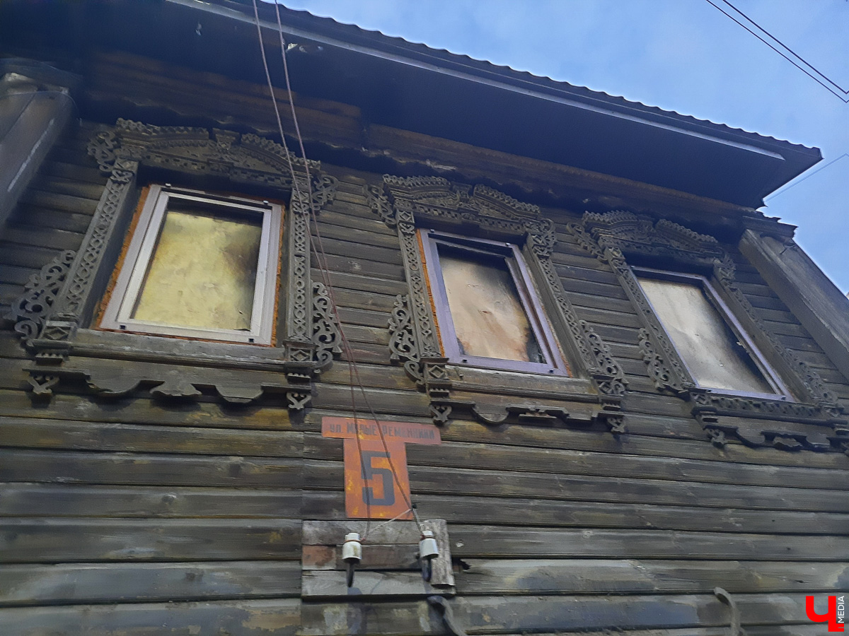 Прогулялись по улицам в центре Владимира. Большие и Малые Ременники помнят еще нашествие Батыя, поэтому есть что о них рассказать