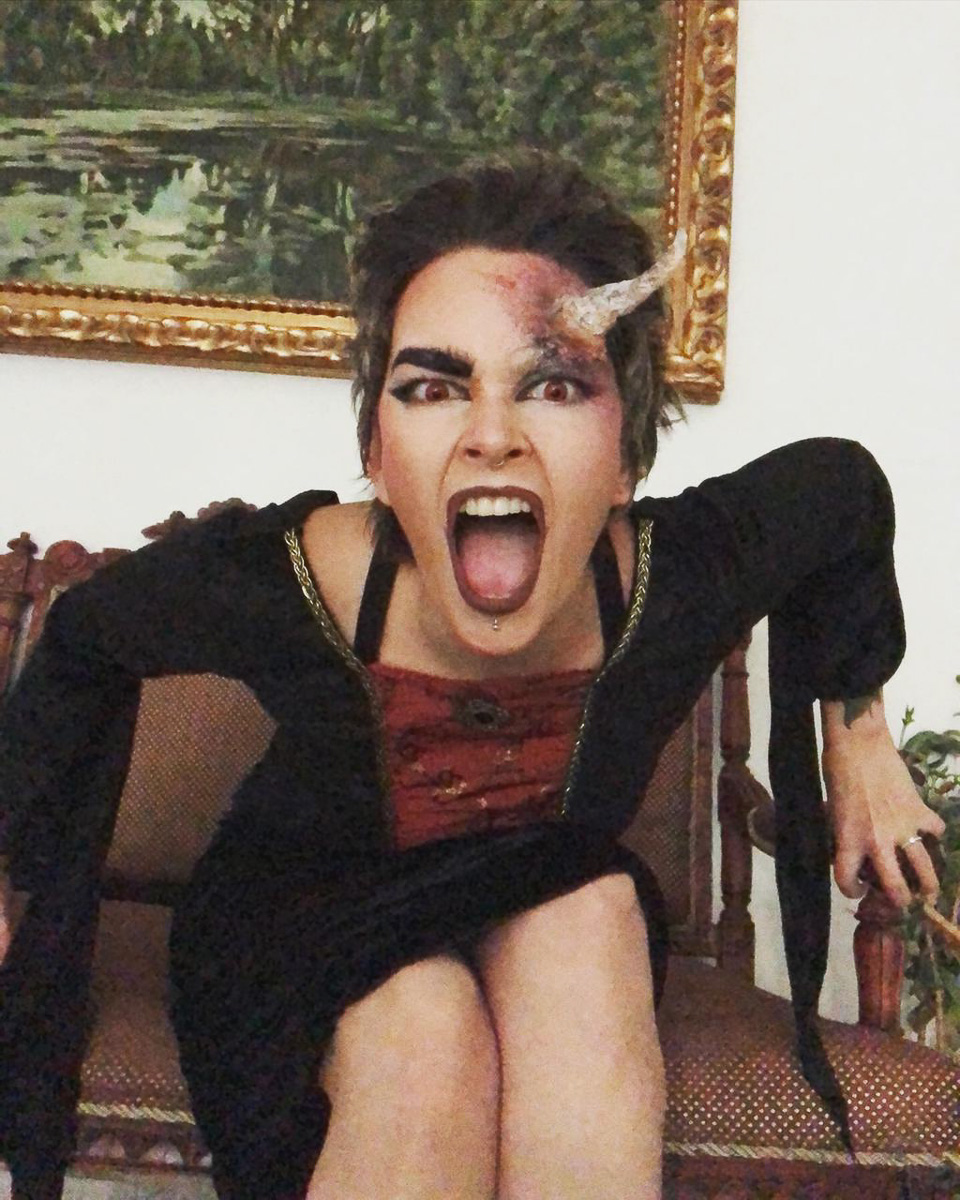 Владимирцы вовсю готовятся к Хэллоуину, и если вы тоже собираетесь на пати или съемку, но до сих пор не знаете, на какой образ стоит сделать ставку, уверены, после этого материала вопрос отпадет сам собой