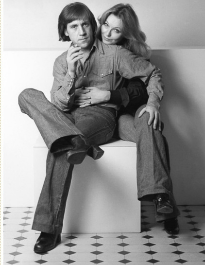 Новые европейские коллекции сезона 2020-2021 наполнены знакомыми образами советской эпохи. Какими, «Ключ-Медиа» разбирался с экспертом моды — владимирским стилистом Александрой Креар