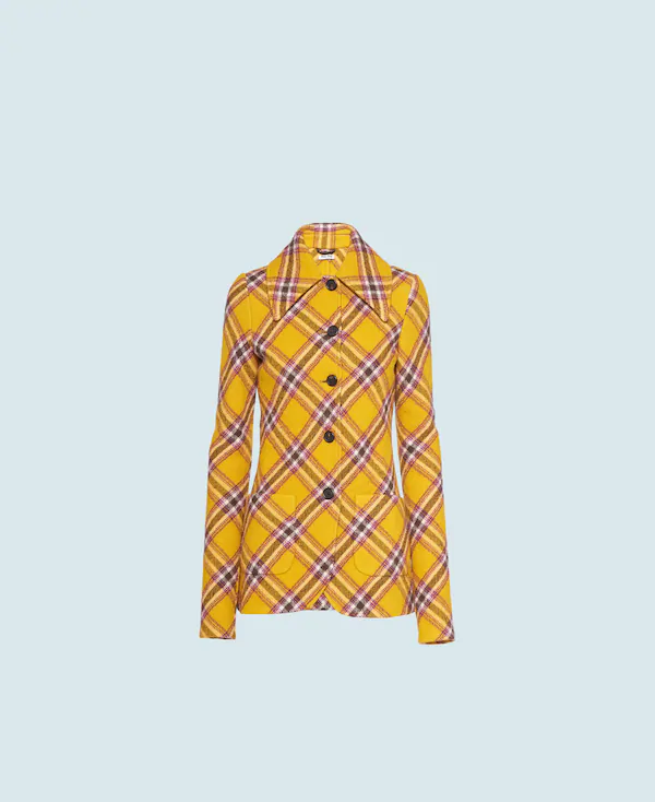 Новые европейские коллекции сезона 2020-2021 наполнены знакомыми образами советской эпохи. Какими, «Ключ-Медиа» разбирался с экспертом моды — владимирским стилистом Александрой Креар